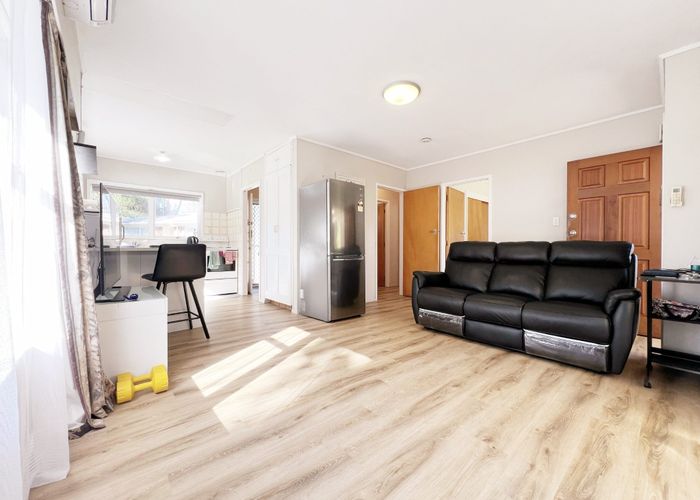  at 2/53 Ayton Drive, Totara Vale, North Shore City, Auckland