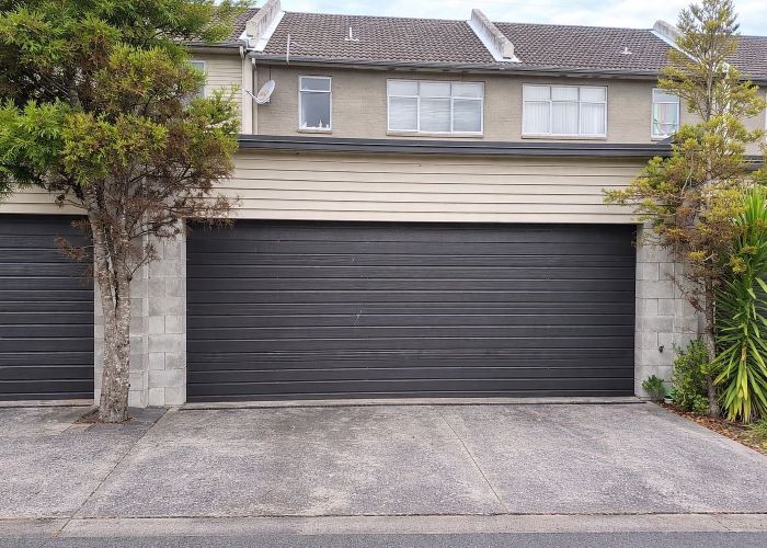  at 19 Manchester Drive, Flat Bush, Manukau City, Auckland