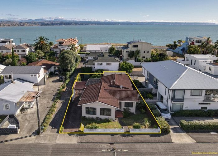  at 10 Meeanee Quay, Westshore, Napier