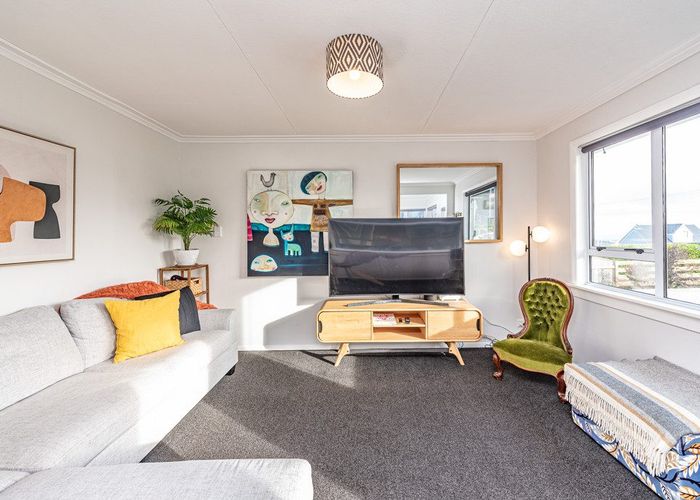  at 5 Bastia Avenue, Bastia Hill, Whanganui
