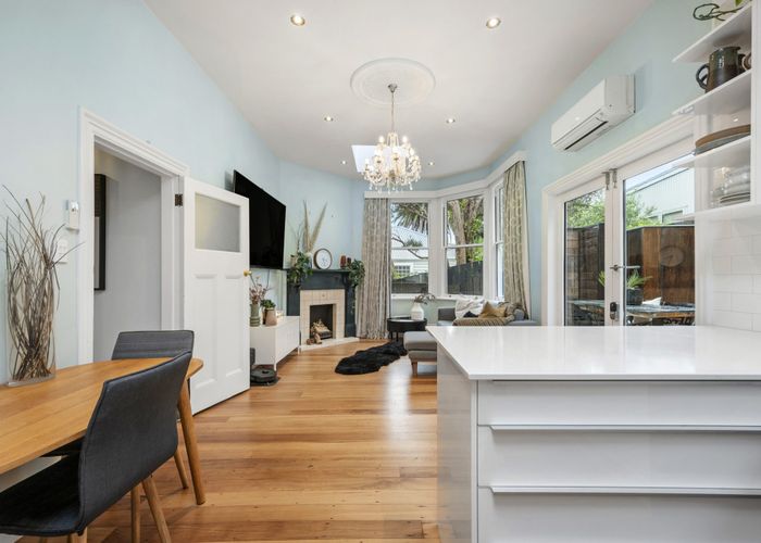  at 7 Manley Terrace, Newtown, Wellington