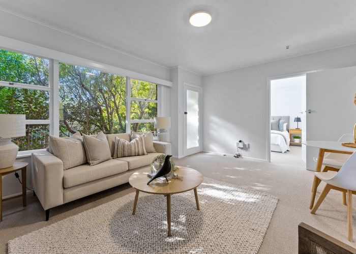  at 2/22 Margaret Place, Milford, North Shore City, Auckland