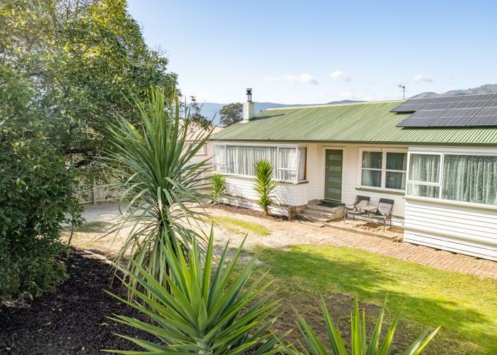  at 39 Gladstone Road, Richmond