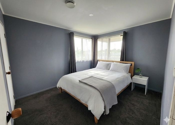  at 2/8 Silver Creek Road , Weymouth, Manukau City, Auckland