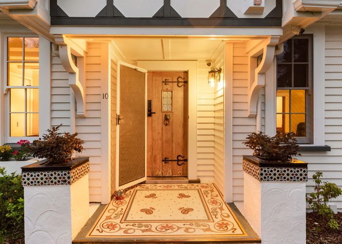  at 10 Fairlands Avenue, Waterview, Auckland