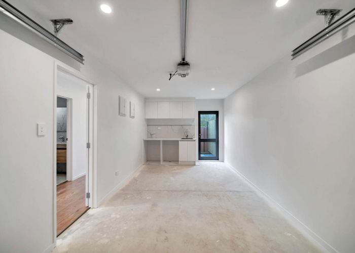  at 723D Massey Road, Mangere, Manukau City, Auckland
