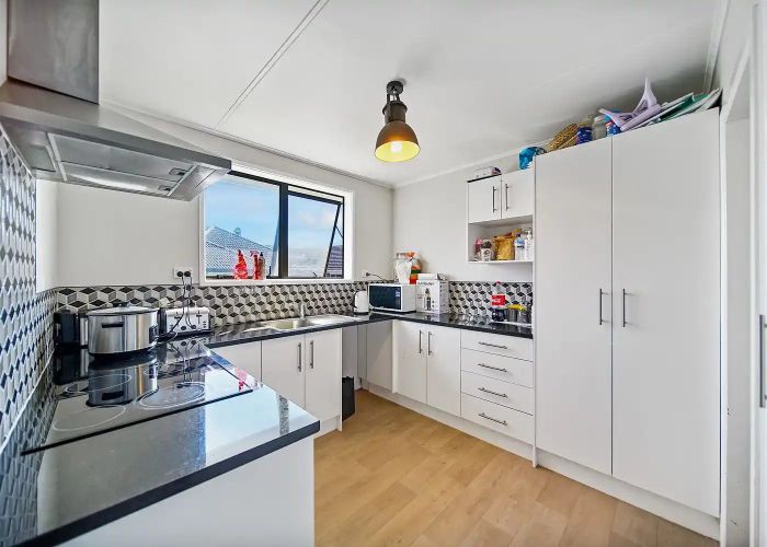  at 10 Daniel Avenue, Mangere East, Manukau City, Auckland