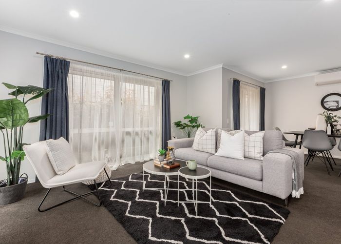  at 26 Mooring Close, Whitby, Porirua
