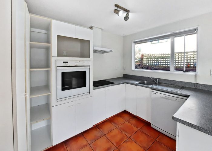  at 2/104 Mandeville Street, Riccarton, Christchurch City, Canterbury
