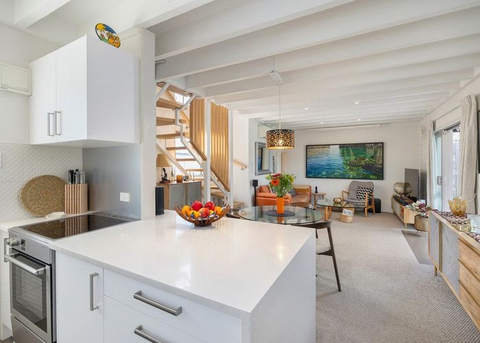  at 2/5 Wesley Avenue, Mount Albert, Auckland City, Auckland