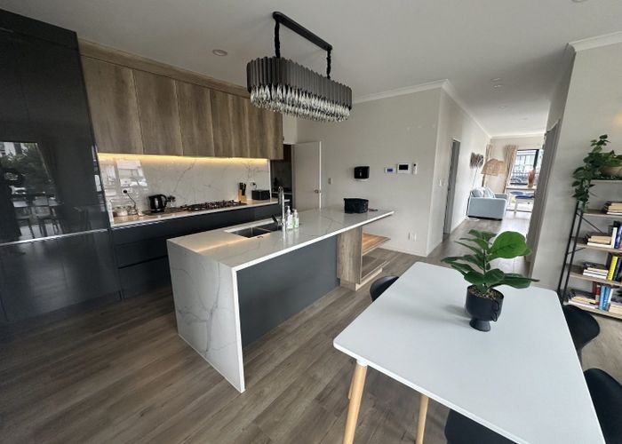  at 15 Dungloe Avenue, Flat Bush, Manukau City, Auckland