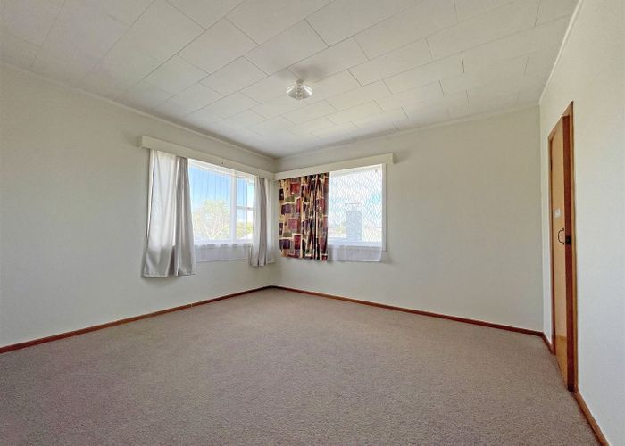  at 75 Larnoch Road, Henderson, Waitakere City, Auckland