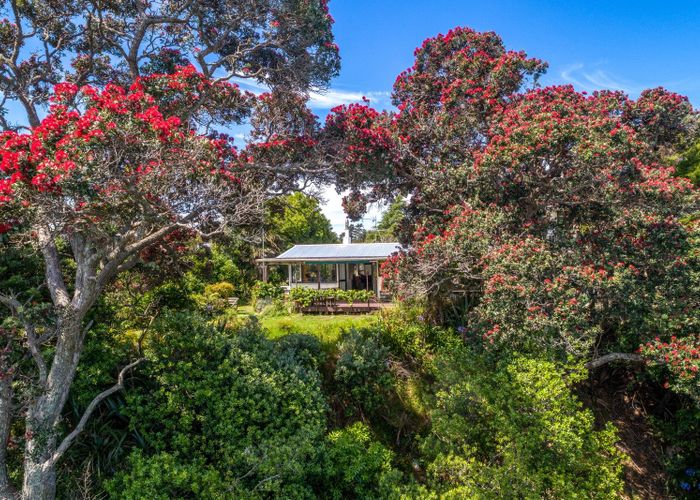  at 18 Esslin Road, Surfdale, Waiheke Island