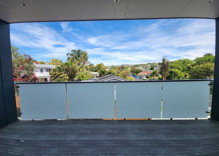  at 22E Totaravale Drive, Totara Vale, North Shore City, Auckland
