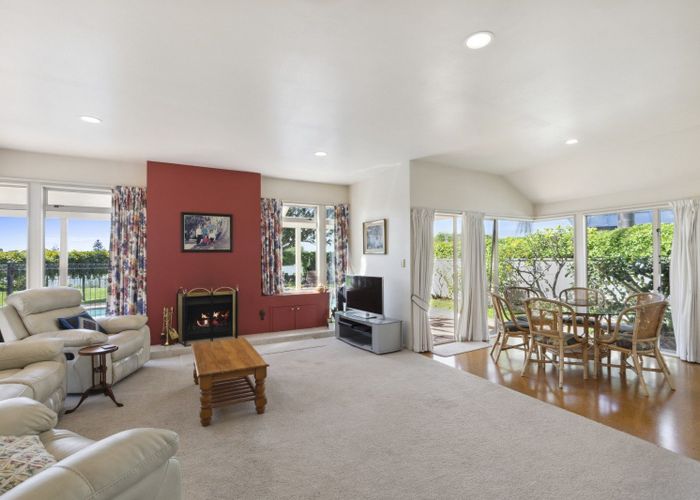  at 84 Rushgreen Avenue, Pahurehure, Papakura