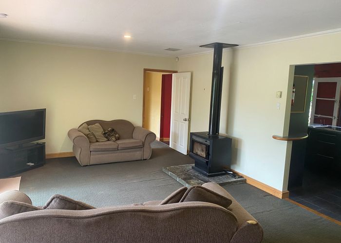  at 106A Wyndham Road, Pinehaven, Upper Hutt