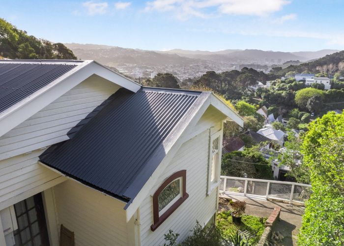  at 27 Sutherland Crescent, Melrose, Wellington