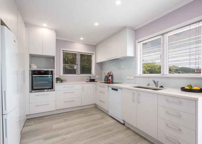  at 17 Southern Cross Crescent, Island Bay, Wellington, Wellington