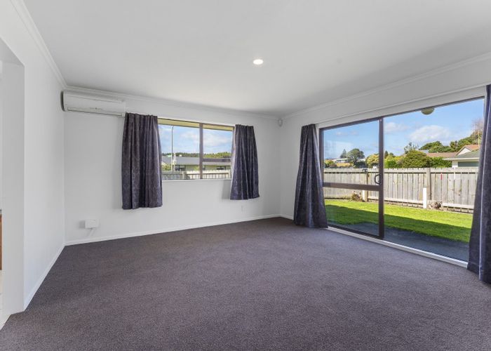  at 87 Norfolk Crescent, Otaki Beach, Otaki