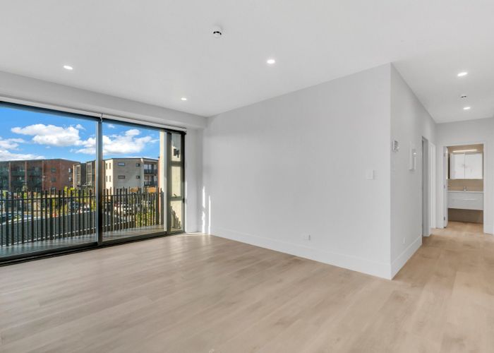  at 204/165 Lake Road, Northcote, Auckland