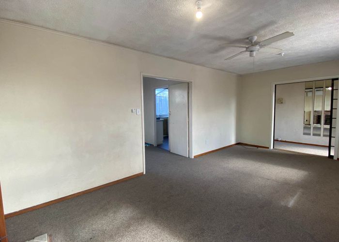  at 9 Sutton Avenue, Mangere East, Auckland