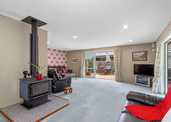  at 2/18 Woodbury Street, Avonhead, Christchurch