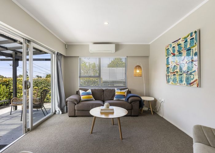  at 2/13 Tawa Road, Onehunga, Auckland