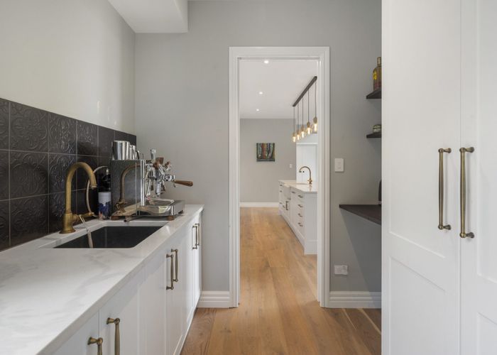  at 7A Paris Place, Birkenhead, Auckland