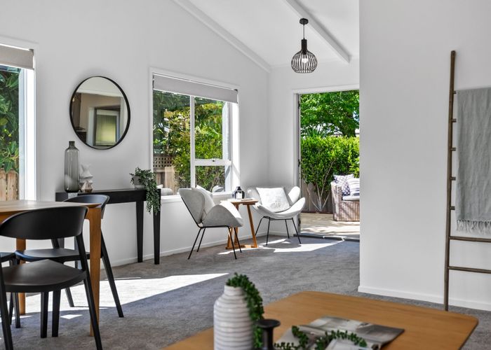  at 2/25 Lucinda Place, Glen Eden, Waitakere City, Auckland