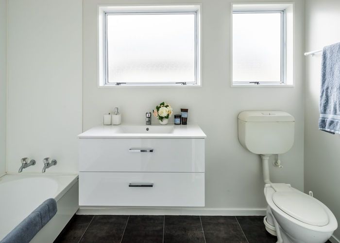  at 305A  Oxford Terrace, Avalon, Lower Hutt, Wellington