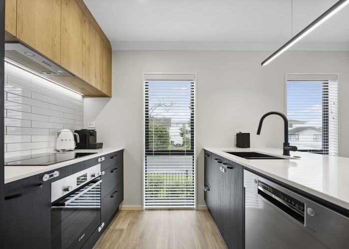 at 16A Cairngorm Place, Highland Park, Manukau City, Auckland