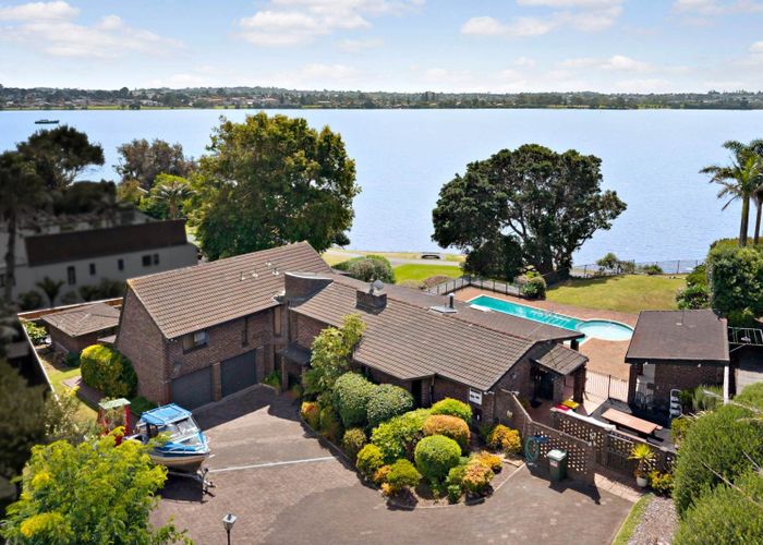  at 19 Sanctuary Point, Sunnyhills, Manukau City, Auckland