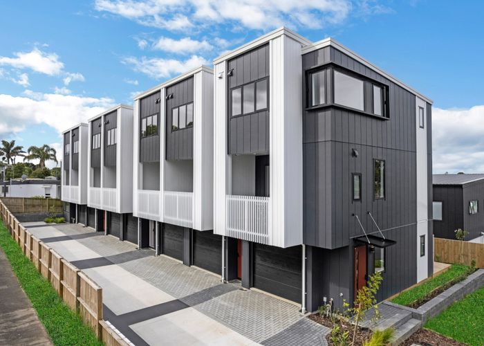  at Lots 4-6/220 Pakuranga Road, Pakuranga Heights, Manukau City, Auckland