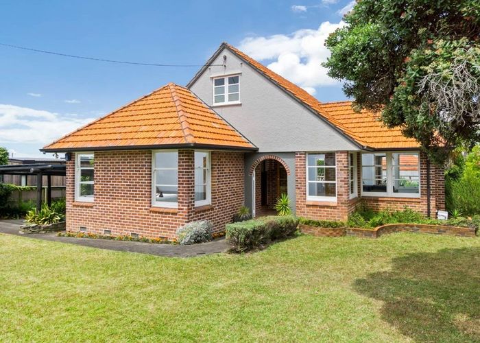  at 31 Norwood Road, Bayswater, North Shore City