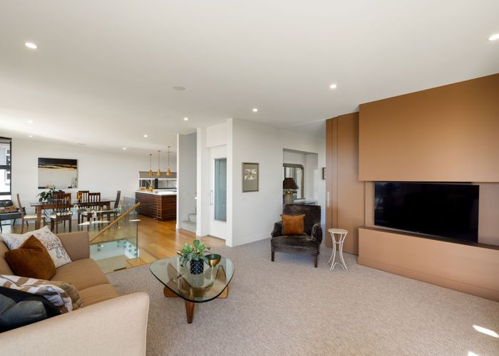  at 142 Lake Crescent, Hamilton Lake, Hamilton, Waikato