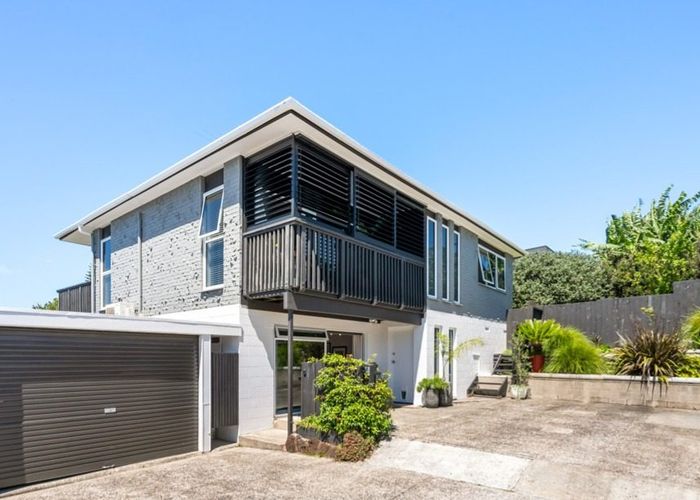  at 2/52 Maxwelton Drive, Mairangi Bay, North Shore City, Auckland
