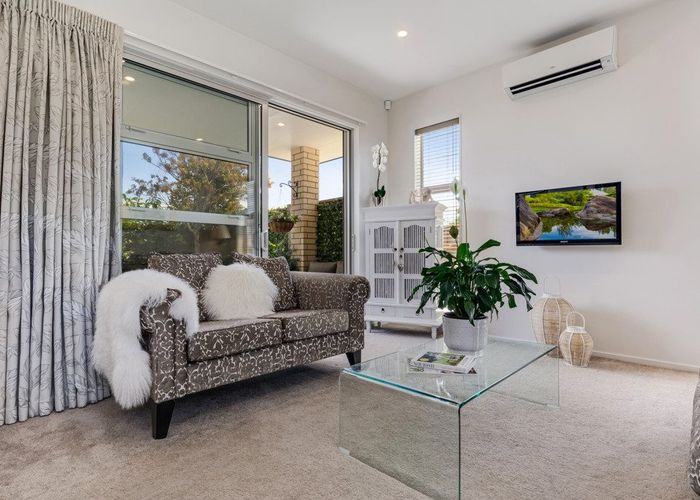  at 4 Howden Lane, Golflands, Manukau City, Auckland