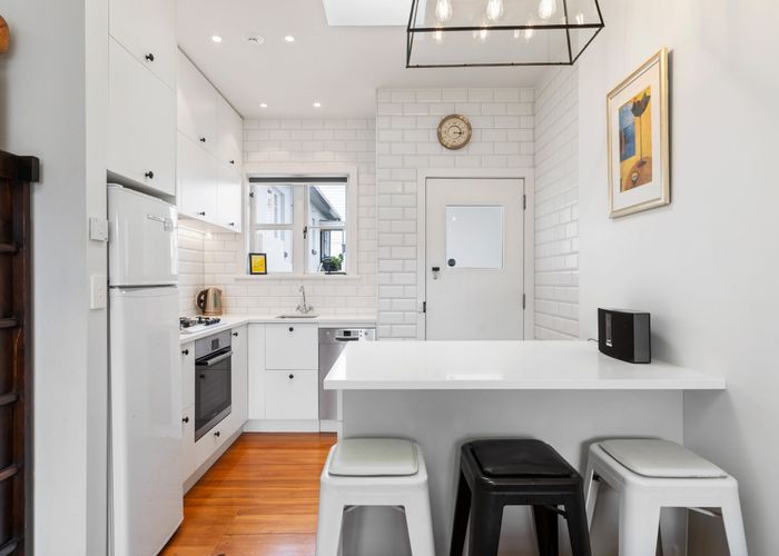  at 3/64 Victoria Road, Devonport, North Shore City, Auckland