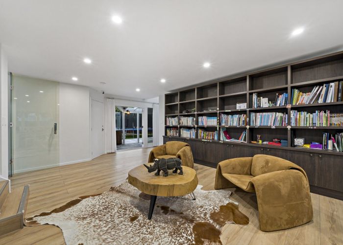  at 8 Renown Avenue, Greenlane, Auckland