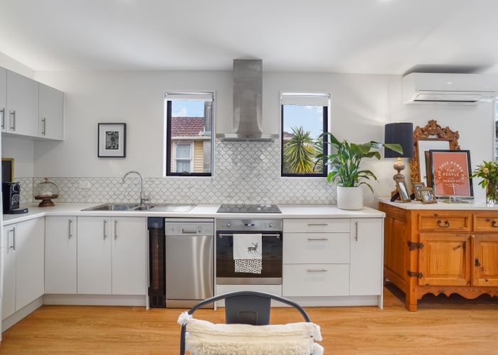  at 10 Toatoa Place, Mangere Bridge, Auckland