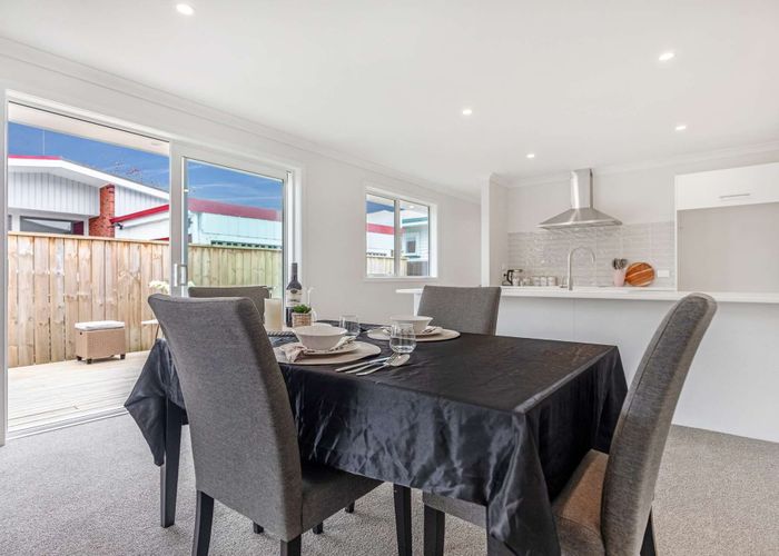  at 2/44 Byron Street, Leamington, Cambridge