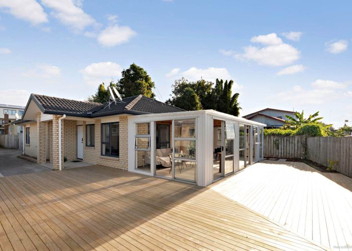  at 4A Kaponga Crescent, New Lynn, Auckland