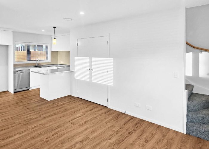  at 2/28 Granville Street, Silverstream, Upper Hutt, Wellington