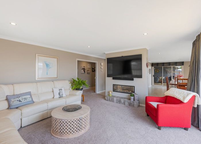  at 11 Monaco Grove, Fitzherbert, Palmerston North