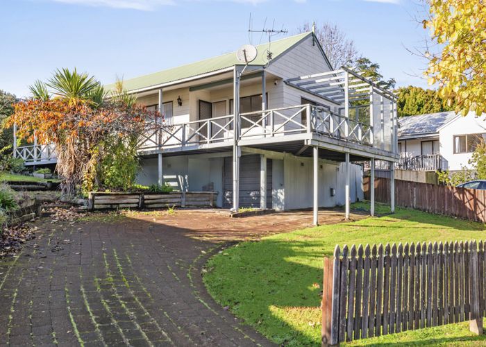 at 30 Murvale Drive, Bucklands Beach, Manukau City, Auckland