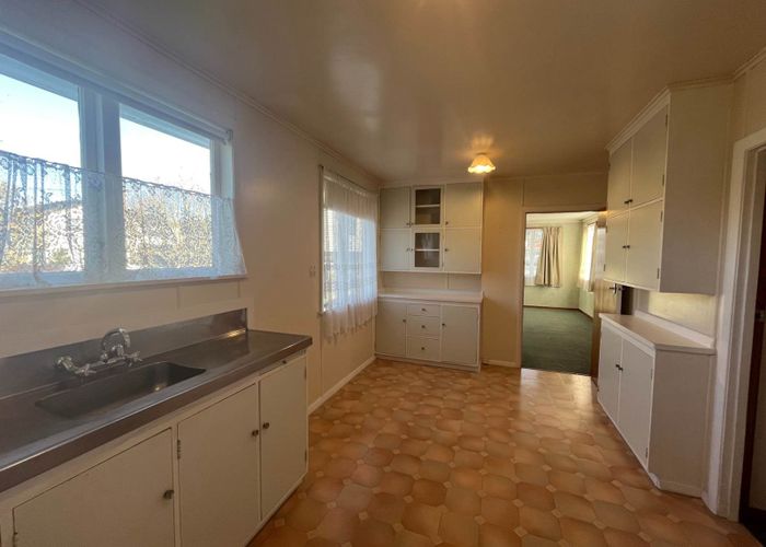  at 8 Pickett Avenue, Sandringham, Auckland City, Auckland