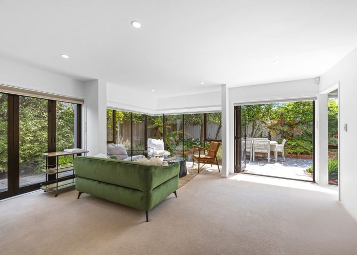  at 75b Aikmans Road, Merivale, Christchurch City, Canterbury