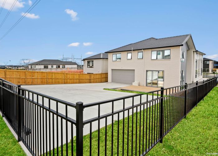  at 24 Cloonlyon Drive, Flat Bush, Auckland