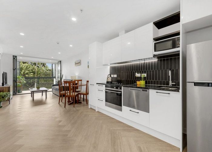  at 102/82 Jellicoe Road, Panmure, Auckland City, Auckland