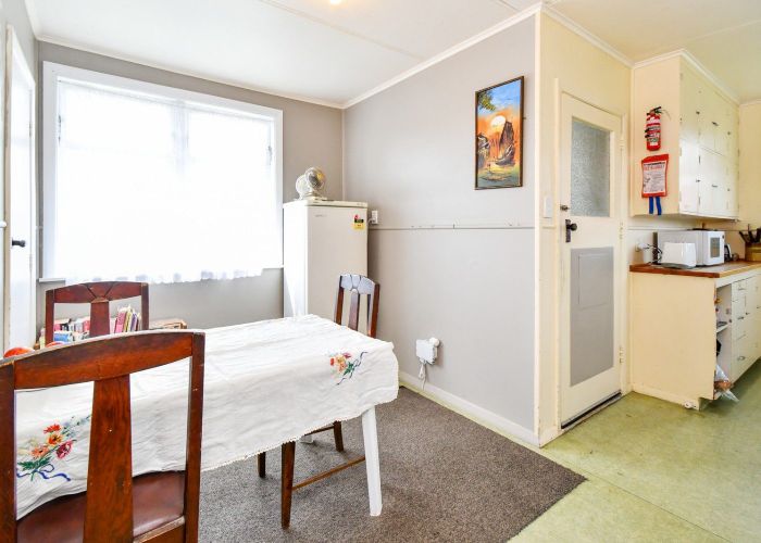  at 16 Emere Place, Meremere
